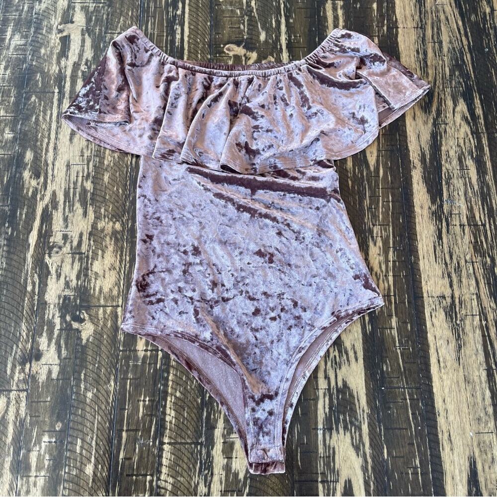 DAY G - Ruffle Shoulder Bodysuit - MEDIUM